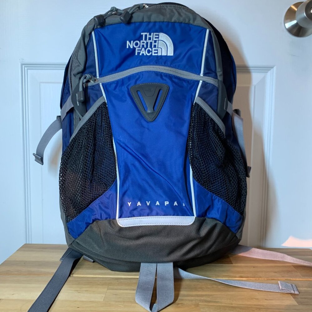 The North Face Yavapai Backpack – Blue & Gray – Barely Used